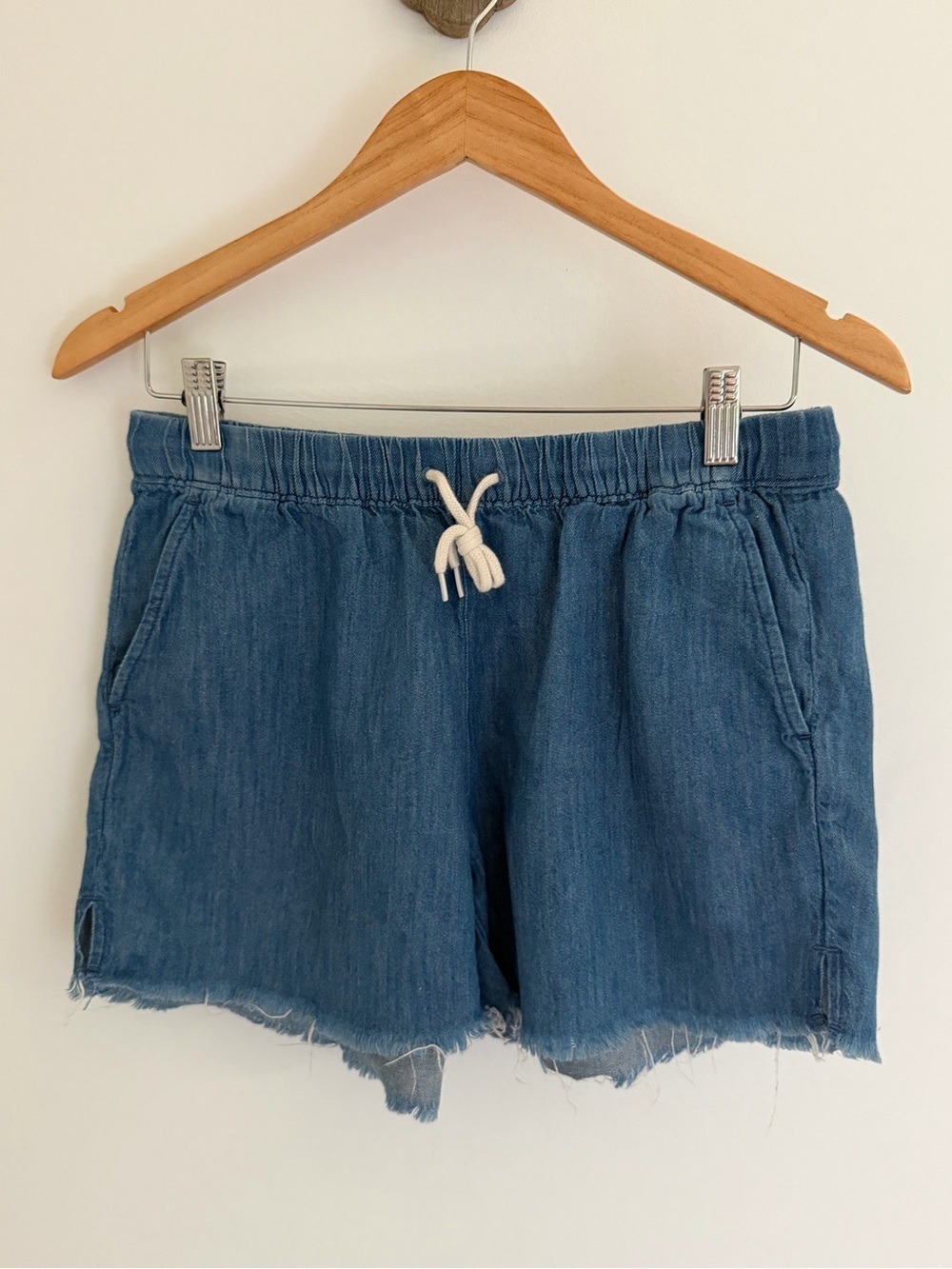 Madewell Chambray Raw Hem Pull-On Shorts Blue S Linen Blend